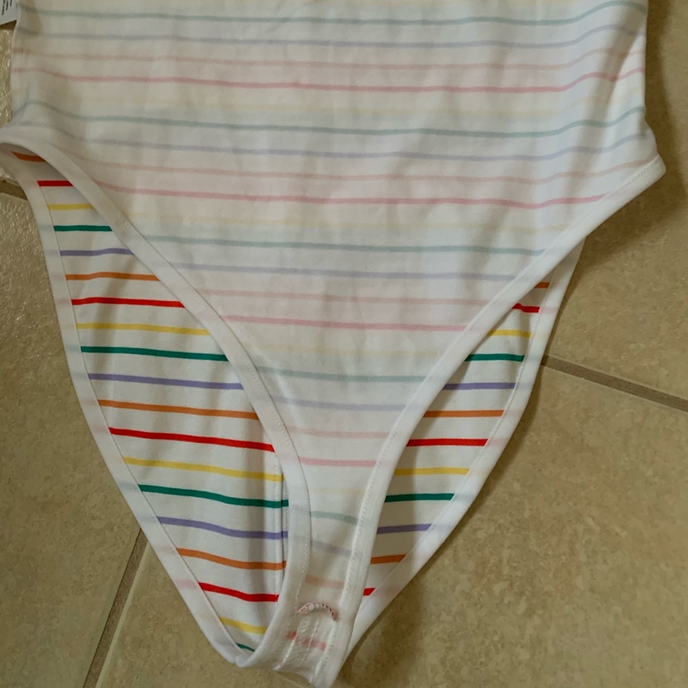 LMT: Nike Retro Femme All-Over Thin Stripe Bodysuit - Picture 12 of 14